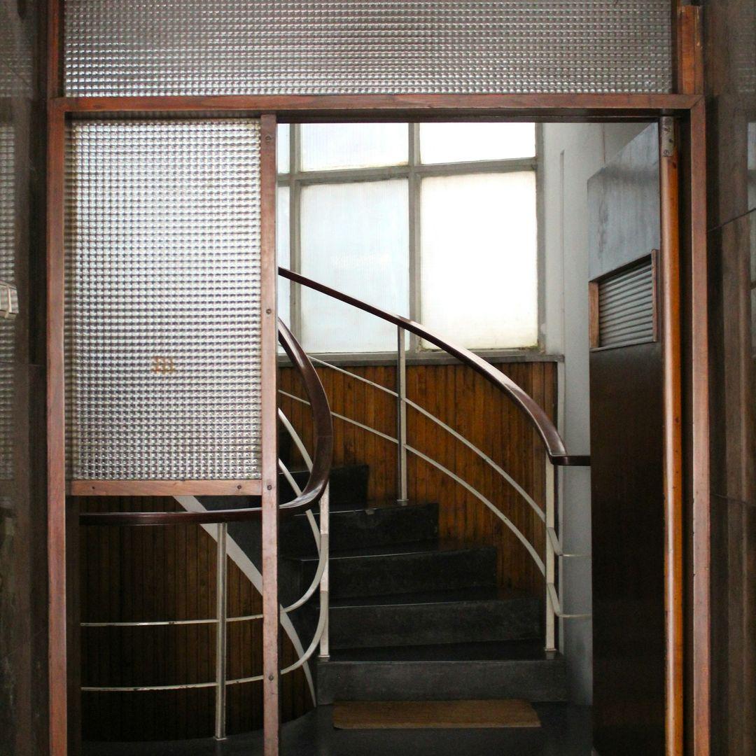 Schwarze Treppe
